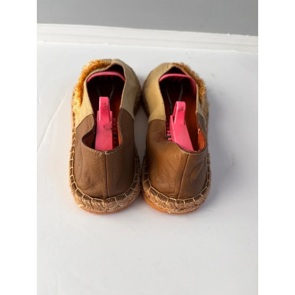 Silvia Cobos Espadrille Flats Women's Size 7 Beige‎ Leather Trimmed Feather